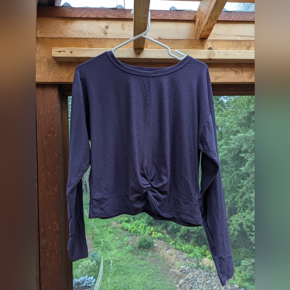 Knot front workout yoga top